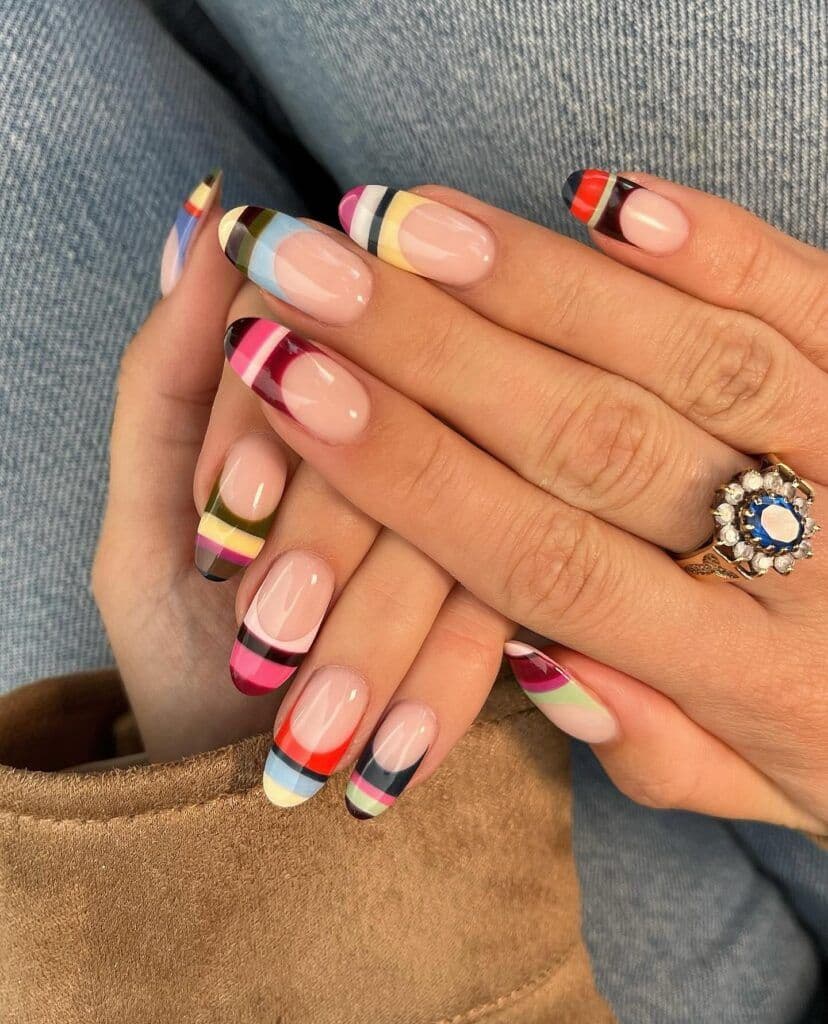 Họa tiết kẻ sọc đầy sáng tạo cho năm 2026 tại Hazel Nails